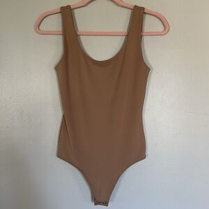 Express Body Contour Scoop Neck Bodysuit - XS